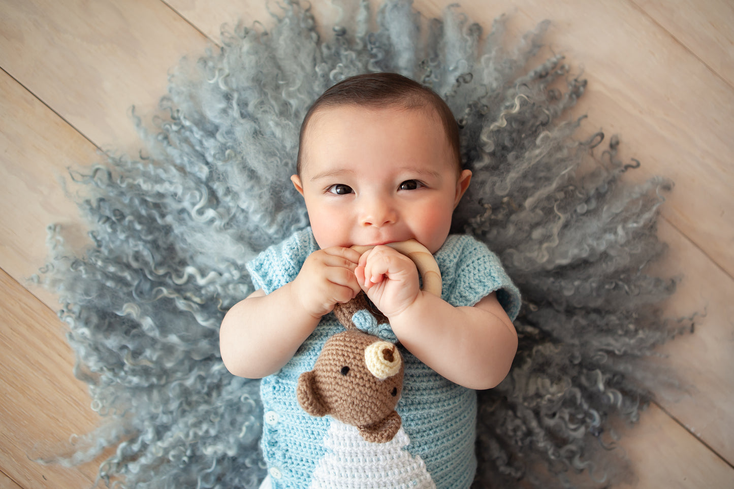 Suéter crochet conejo azul