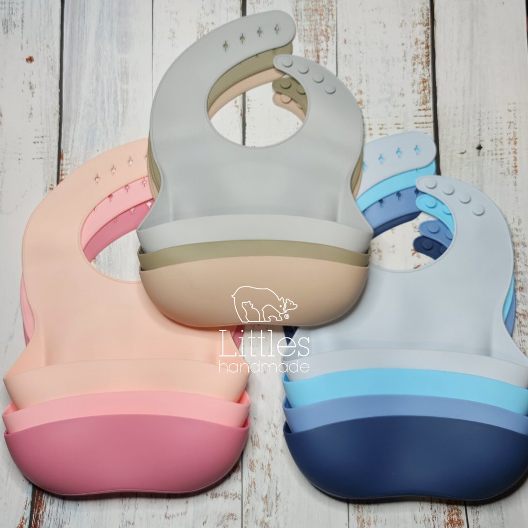 Baberos, chupones y limpieza dental