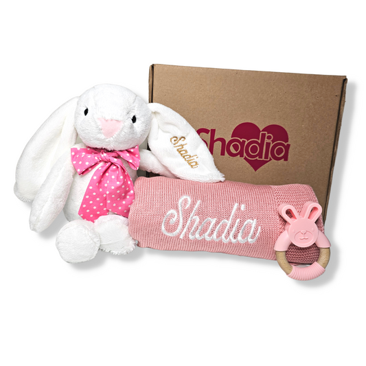 Set de conejo con frazada, mordedera y caja personalizada