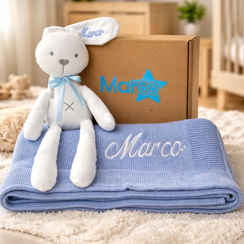 Set de Regalo Bebé Personalizado: Cobija Tejida y Conejo de Peluche. Ideal Recién Nacido y Bautizo